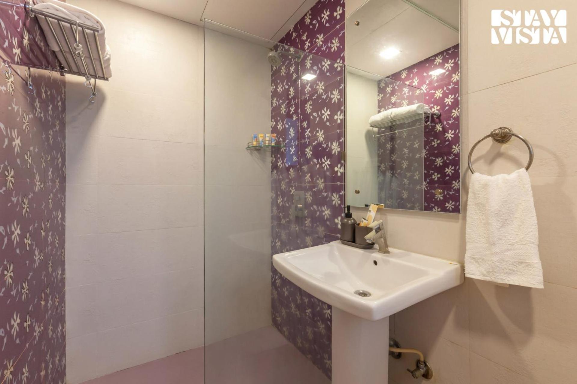 Stayvista'S Firefly Mountain Retreat - Villa With Private Pool, Gazebo & Terrace カルジャット エクステリア 写真